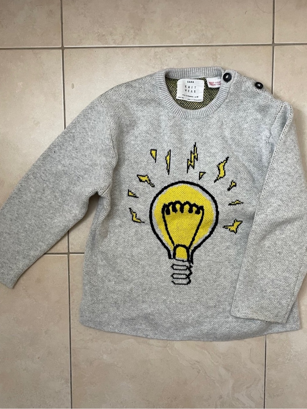 Zara Gray Sweater with Yellow Lightbulb Graphic - Kids